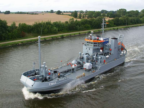 The Bottsand oil recovery vessel with the hulls closed together and no sign of its rather special trick